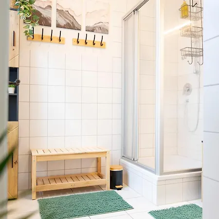 Lägenhet Charaktervolle 122qm Altbau-ferienwohnung Mit Stuck, Viel Platz Fuer Familien & Gruppen Bis Zu 8 Personen, Parkplatz Inklusive *