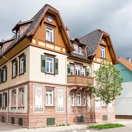 Charaktervolle 122qm Altbau-ferienwohnung Mit Stuck, Viel Platz Fuer Familien & Gruppen Bis Zu 8 Personen, Parkplatz Inklusive Daire Baiersbronn