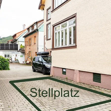 Charaktervolle 122qm Altbau-ferienwohnung Mit Stuck, Viel Platz Fuer Familien & Gruppen Bis Zu 8 Personen, Parkplatz Inklusive Lägenhet Baiersbronn