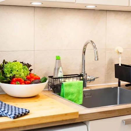 Charaktervolle 122qm Altbau-ferienwohnung Mit Stuck, Viel Platz Fuer Familien & Gruppen Bis Zu 8 Personen, Parkplatz Inklusive