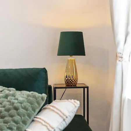 Lägenhet Charaktervolle 122qm Altbau-ferienwohnung Mit Stuck, Viel Platz Fuer Familien & Gruppen Bis Zu 8 Personen, Parkplatz Inklusive *