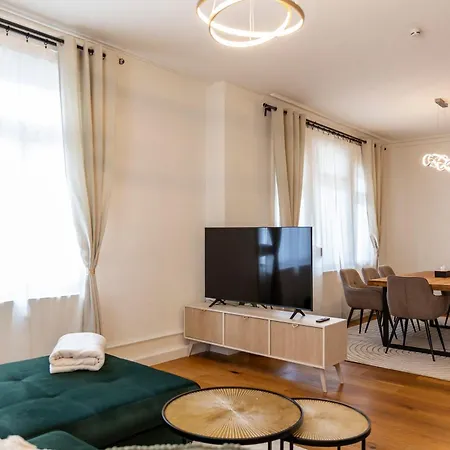 Charaktervolle 122qm Altbau-ferienwohnung Mit Stuck, Viel Platz Fuer Familien & Gruppen Bis Zu 8 Personen, Parkplatz Inklusive Daire *