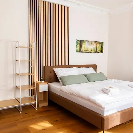 Charaktervolle 122qm Altbau-ferienwohnung Mit Stuck, Viel Platz Fuer Familien & Gruppen Bis Zu 8 Personen, Parkplatz Inklusive * Baiersbronn