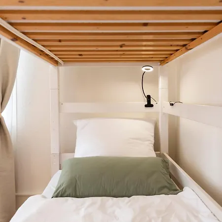 Charaktervolle 122qm Altbau-ferienwohnung Mit Stuck, Viel Platz Fuer Familien & Gruppen Bis Zu 8 Personen, Parkplatz Inklusive Lägenhet *
