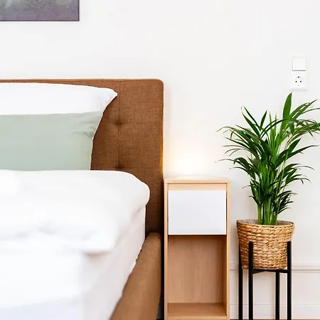 Charaktervolle 122qm Altbau-ferienwohnung Mit Stuck, Viel Platz Fuer Familien & Gruppen Bis Zu 8 Personen, Parkplatz Inklusive Lägenhet *