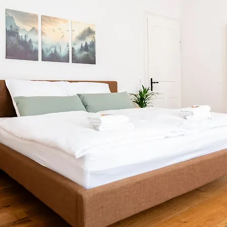 Lägenhet Charaktervolle 122qm Altbau-ferienwohnung Mit Stuck, Viel Platz Fuer Familien & Gruppen Bis Zu 8 Personen, Parkplatz Inklusive *