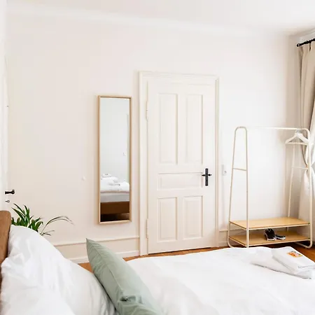 Charaktervolle 122qm Altbau-ferienwohnung Mit Stuck, Viel Platz Fuer Familien & Gruppen Bis Zu 8 Personen, Parkplatz Inklusive Lägenhet Baiersbronn