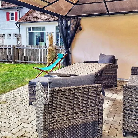 Charaktervolle 122qm Altbau-ferienwohnung Mit Stuck, Viel Platz Fuer Familien & Gruppen Bis Zu 8 Personen, Parkplatz Inklusive بيرسبرون